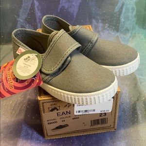 Cienta Gray Blue color Velcro shoes